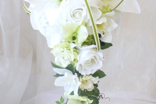 WH005 カサブランカと白バラのキャスケードブーケ | 造花 
